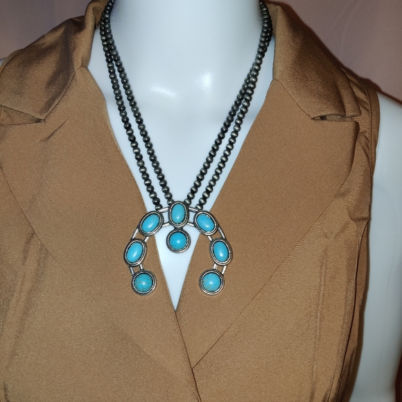 NWT-UPC Western Turquoise Beaded Necklace - Picture 3 of 3